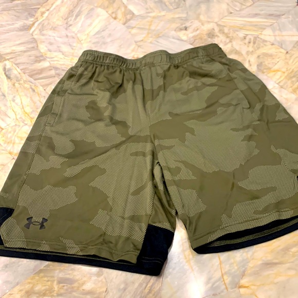 Under Armour Other - Mens Loose Fit Under Armour Athletic Shorts size Medium